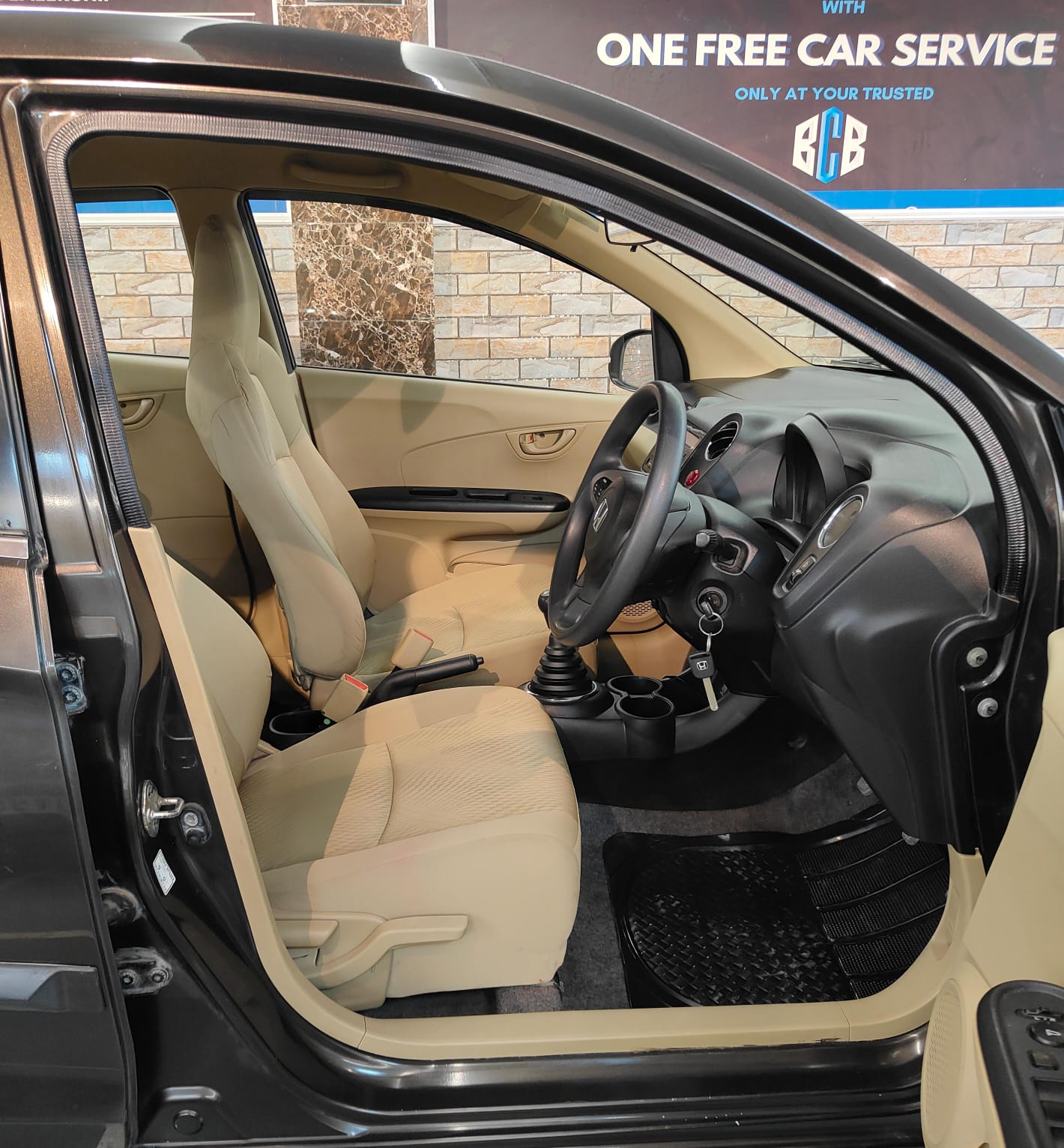 23,000 KMS HONDA AMAZE 1.2 S MT PETROL (2016)