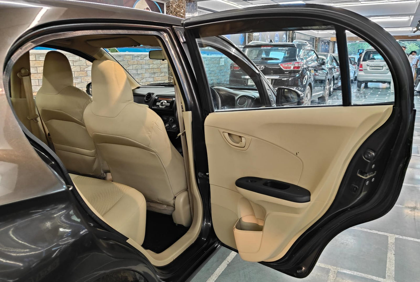 23,000 KMS HONDA AMAZE 1.2 S MT PETROL (2016)