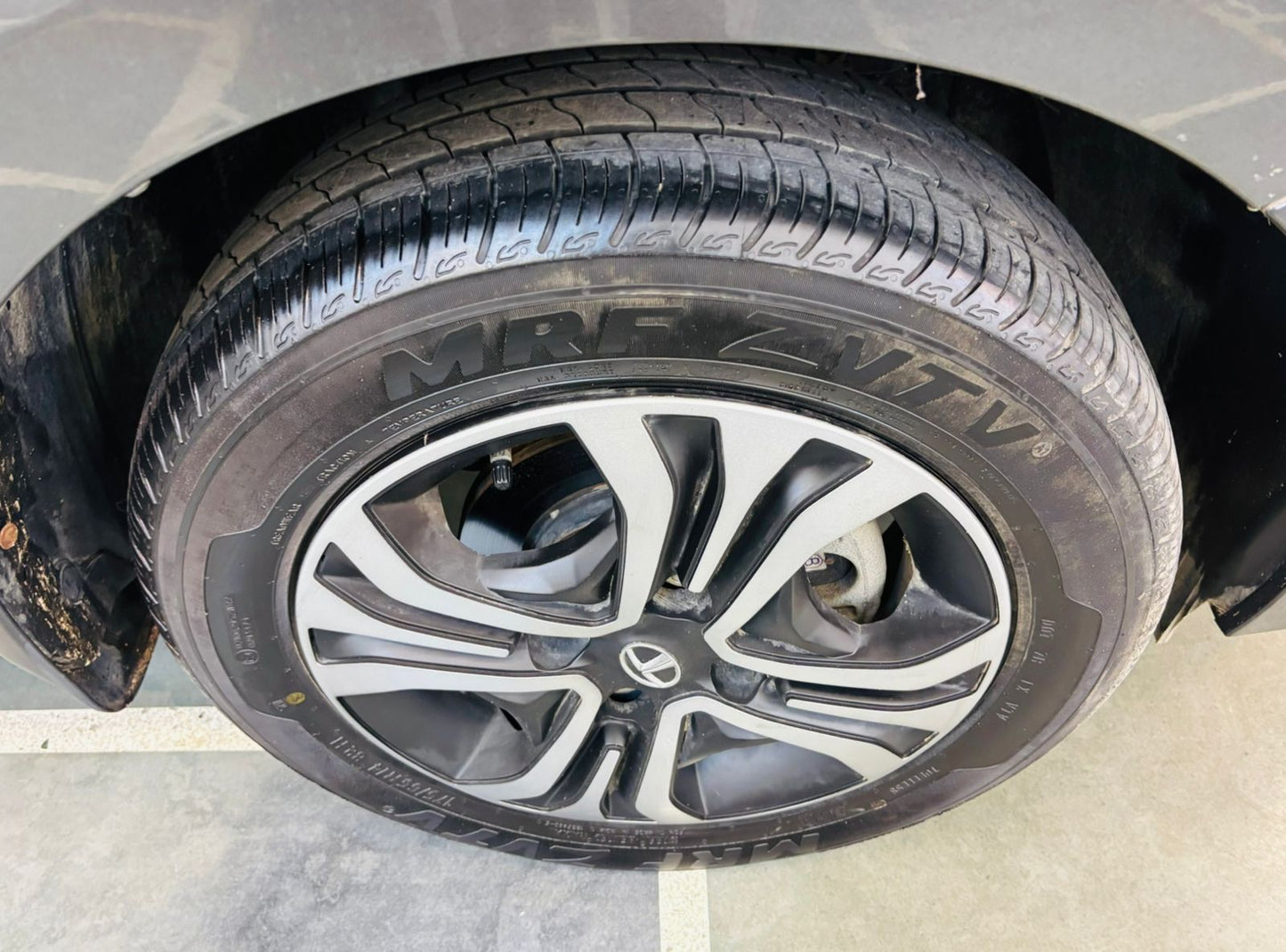 300 KMS TATA TIGOR XZ+ I-CNG (2023)