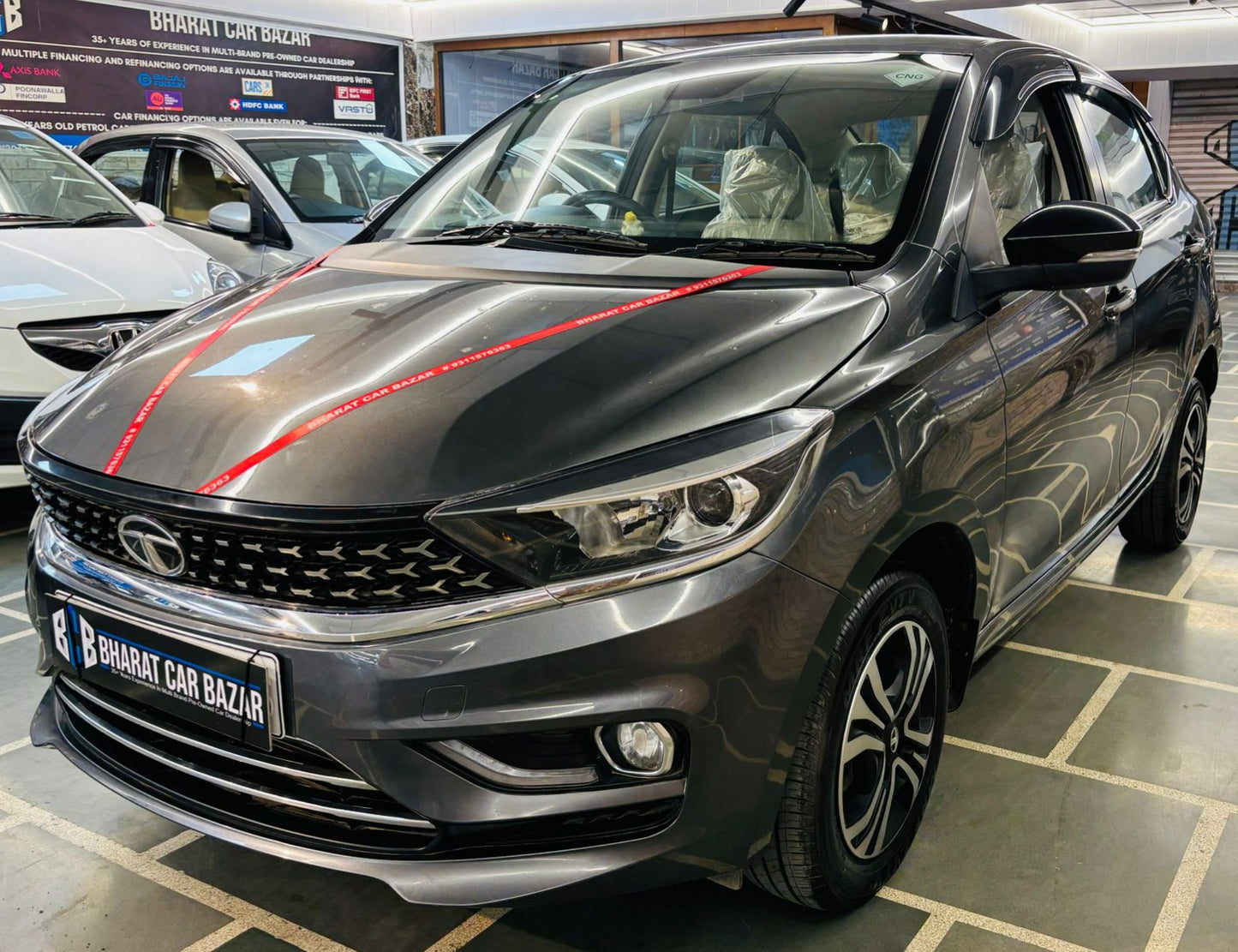 300 KMS TATA TIGOR XZ+ I-CNG (2023)