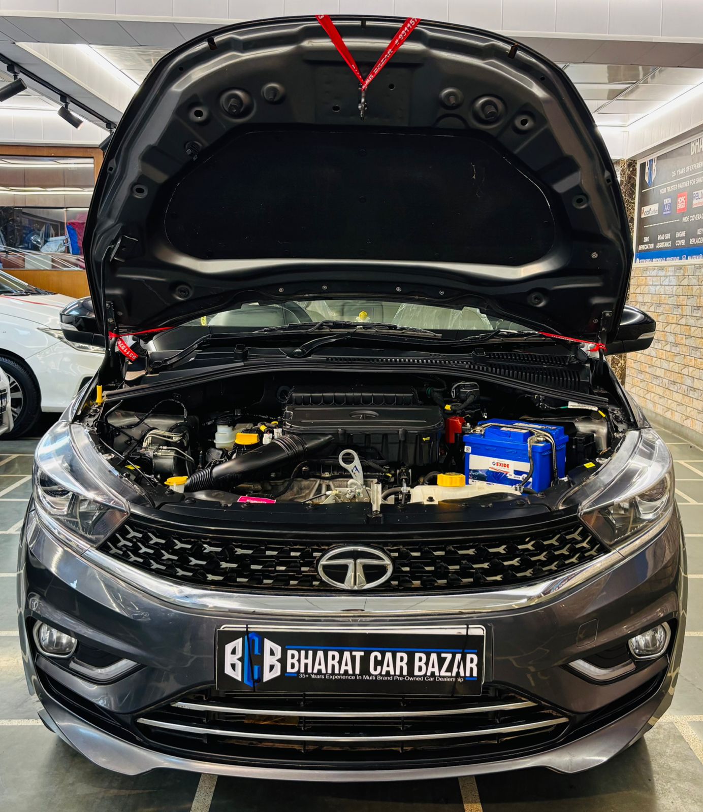 300 KMS TATA TIGOR XZ+ I-CNG (2023)