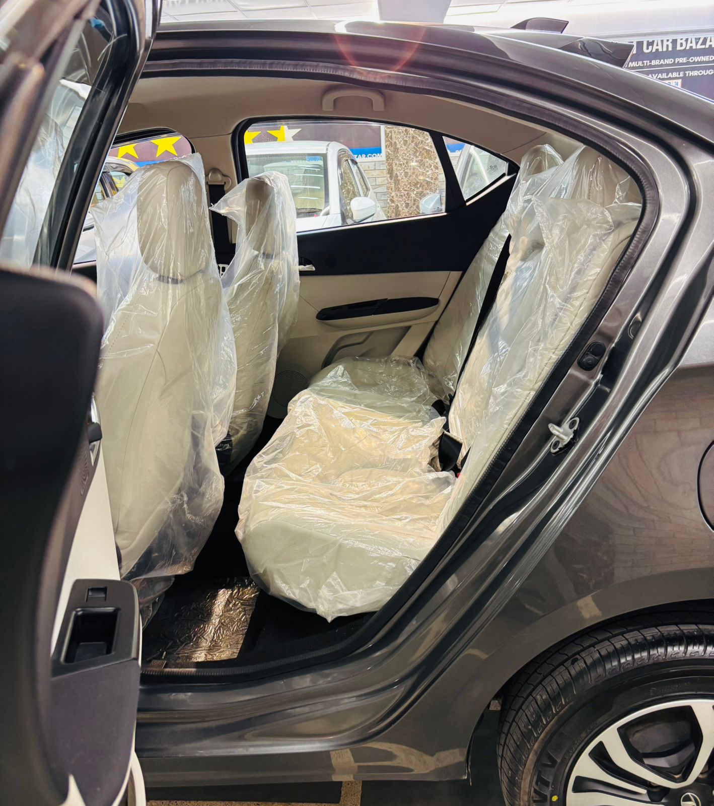 300 KMS TATA TIGOR XZ+ I-CNG (2023)