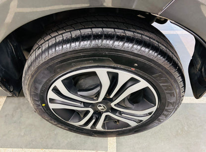 300 KMS TATA TIGOR XZ+ I-CNG (2023)