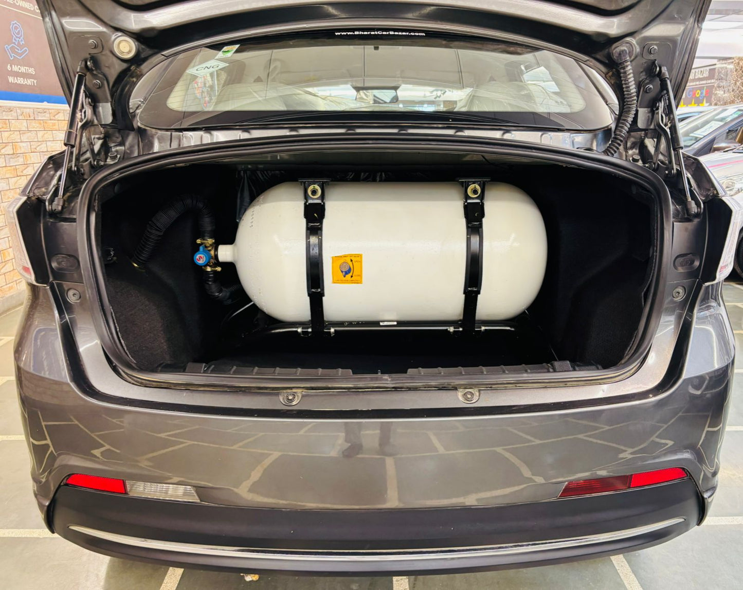 300 KMS TATA TIGOR XZ+ I-CNG (2023)