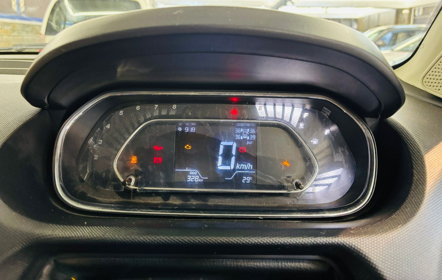 300 KMS TATA TIGOR XZ+ I-CNG (2023)