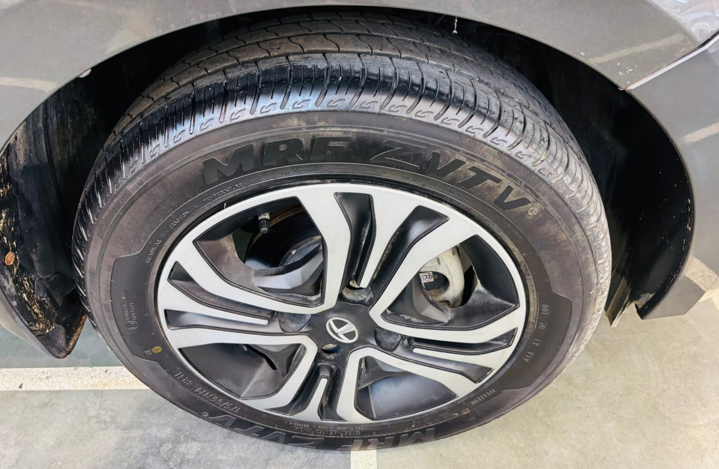 300 KMS TATA TIGOR XZ+ I-CNG (2023)