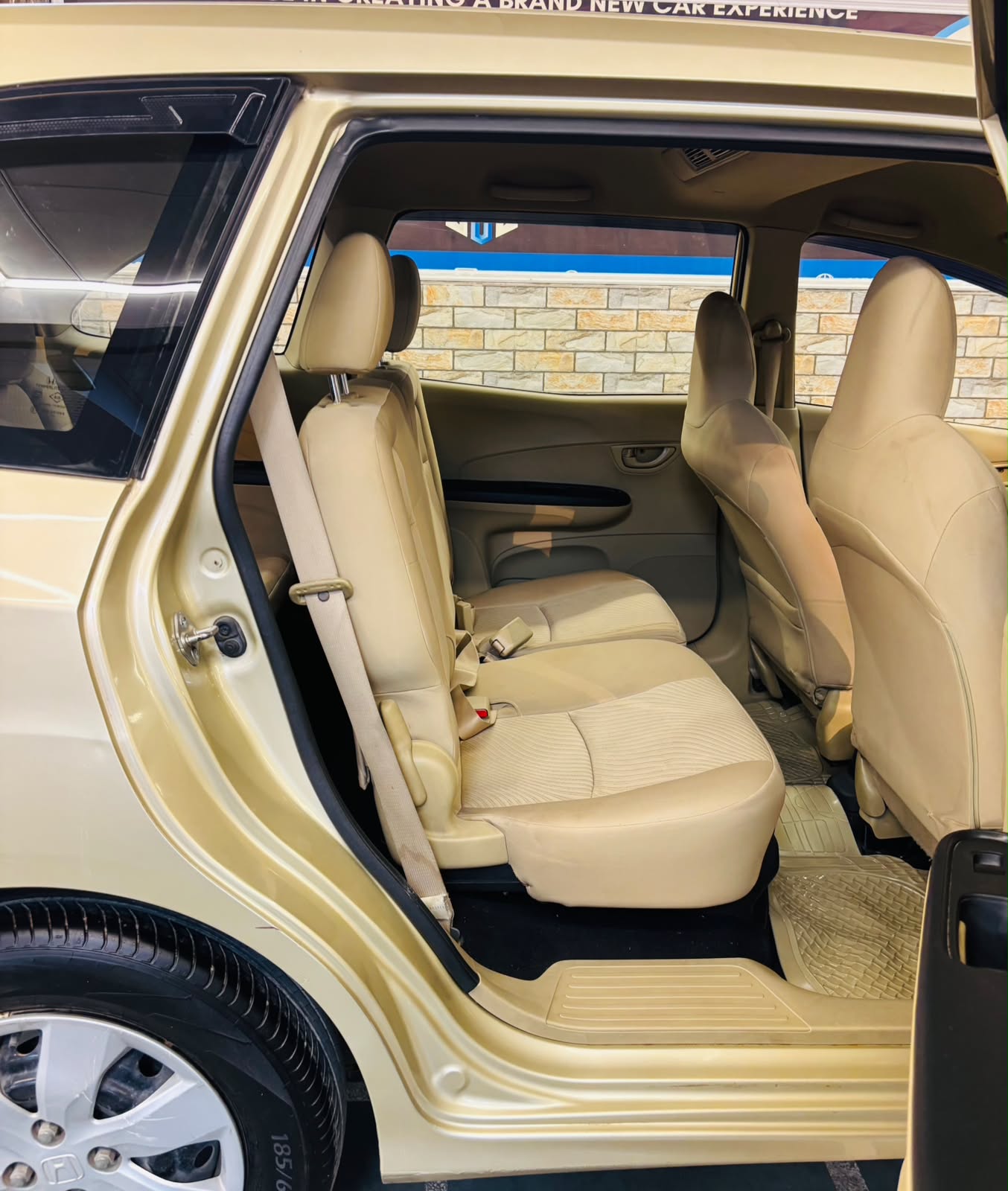 43,000 HONDA MOBILIO 1.5 S MT PETROL (2014)
