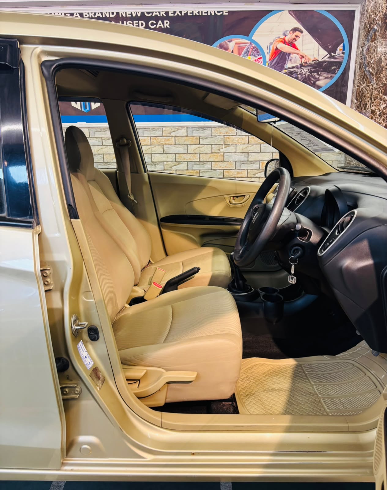 43,000 HONDA MOBILIO 1.5 S MT PETROL (2014)