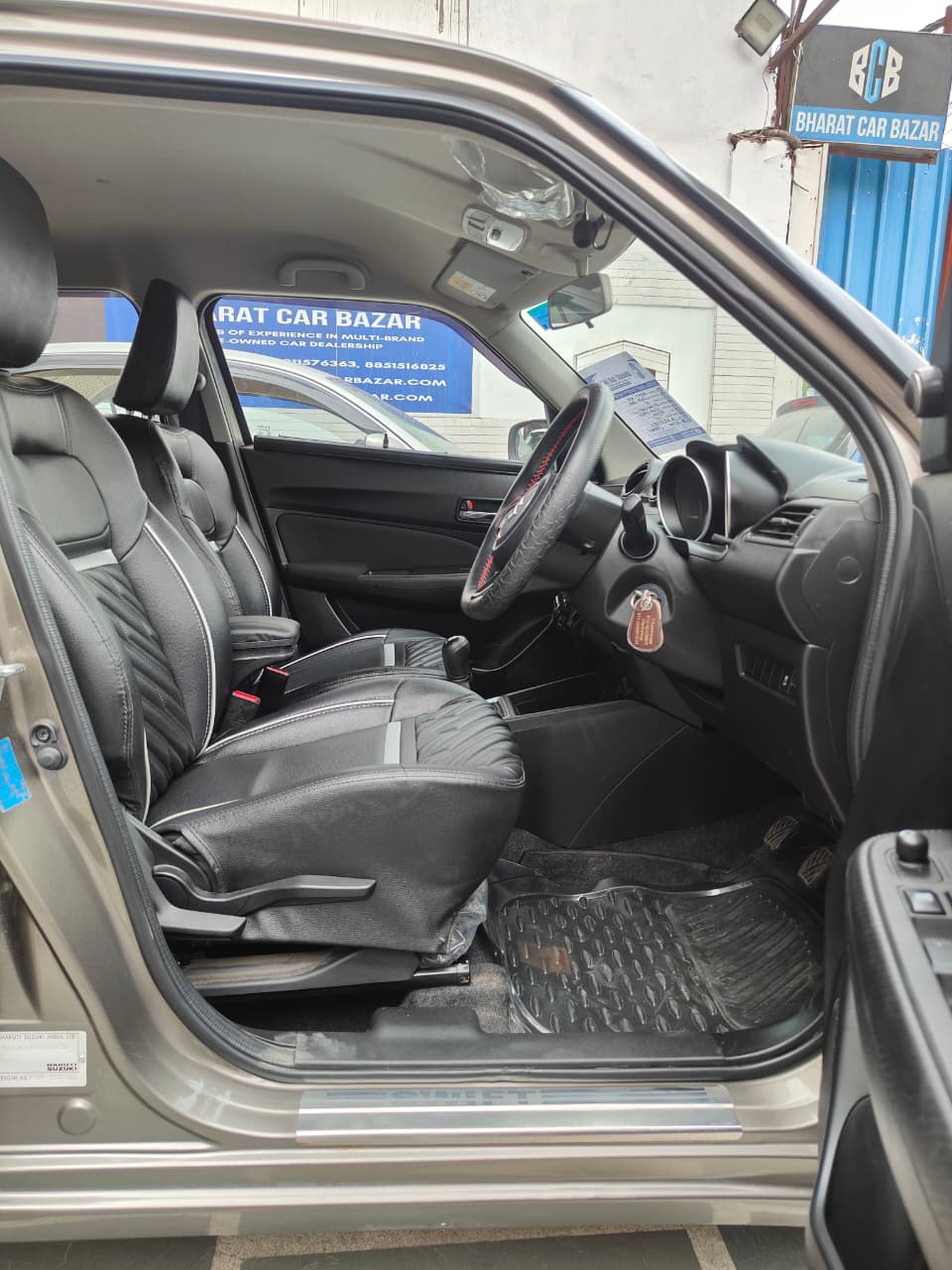 11,000 KMS MARUTI SWIFT VXI PETROL (2024)