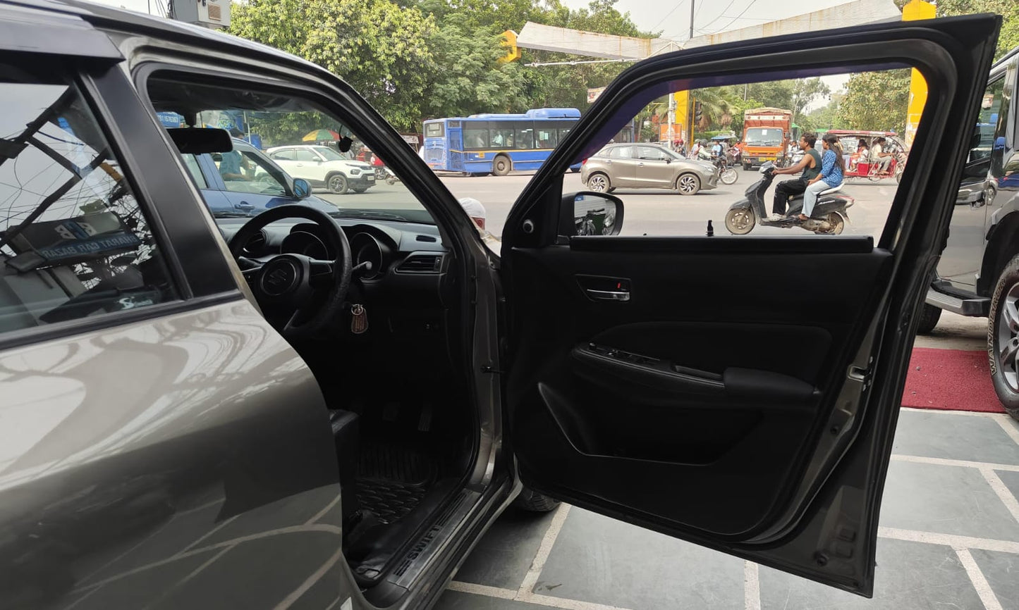 11,000 KMS MARUTI SWIFT VXI PETROL (2024)