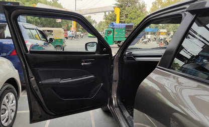 11,000 KMS MARUTI SWIFT VXI PETROL (2024)