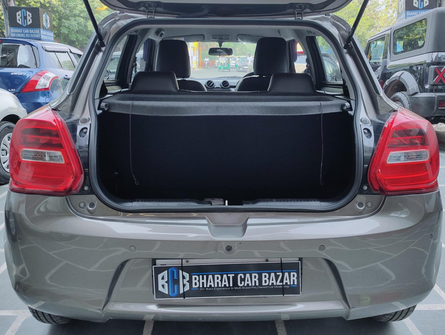 11,000 KMS MARUTI SWIFT VXI PETROL (2024)
