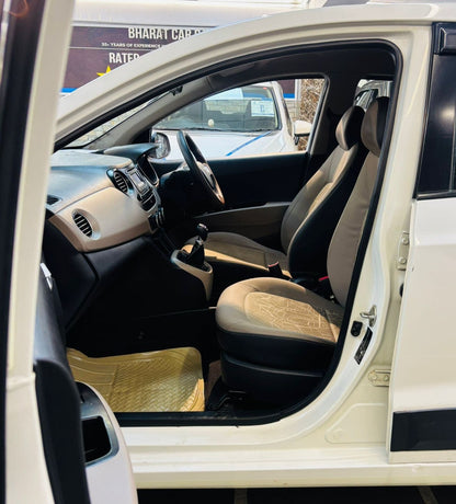 43,000 KMS HYUNDAI XCENT S PETROL (2015)