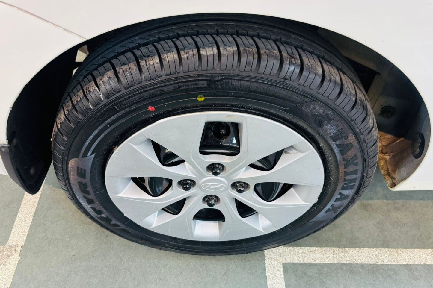 43,000 KMS HYUNDAI XCENT S PETROL (2015)