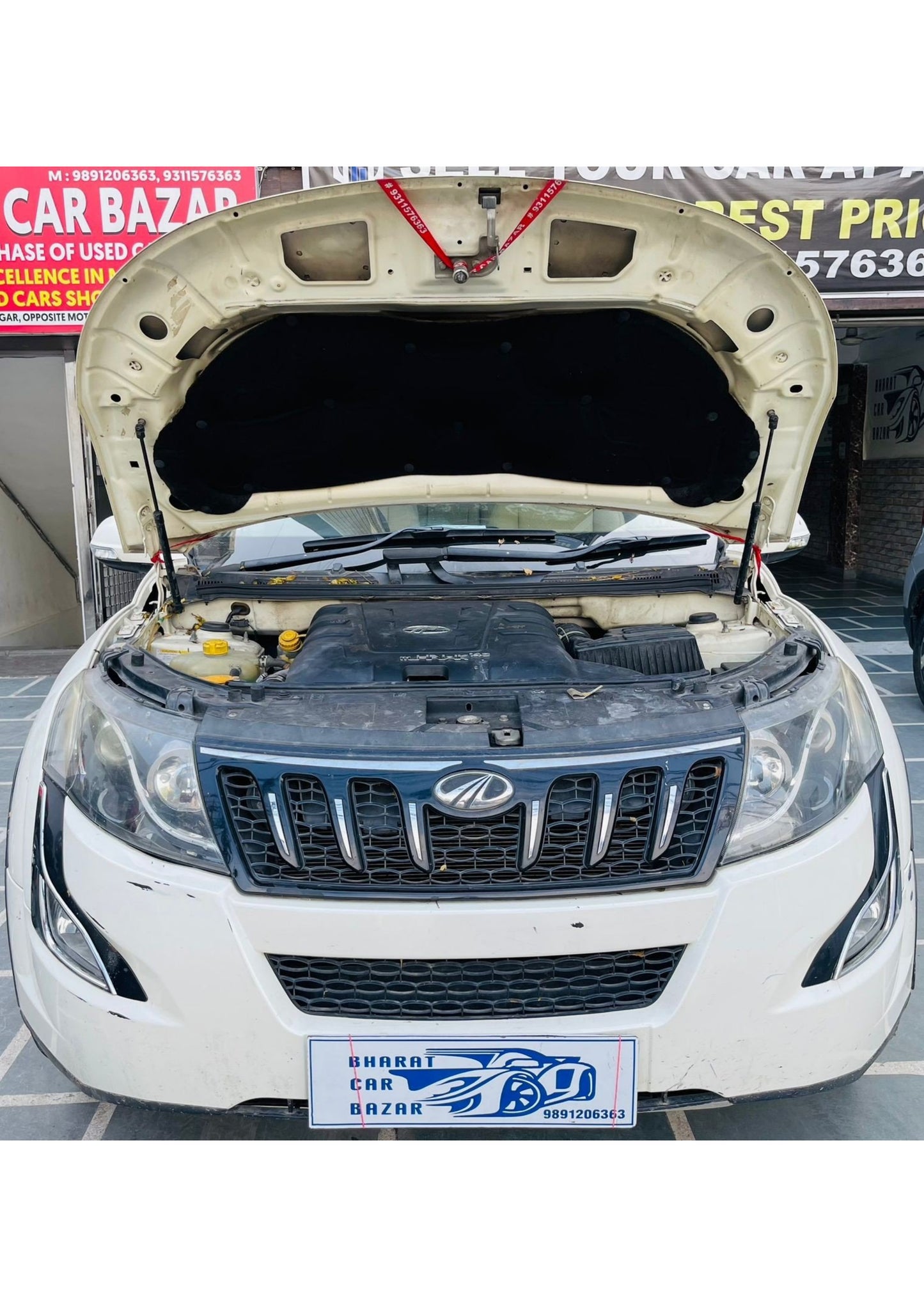 MAHINDRA XUV 500 W10 SUNROOF DIESEL (2016)