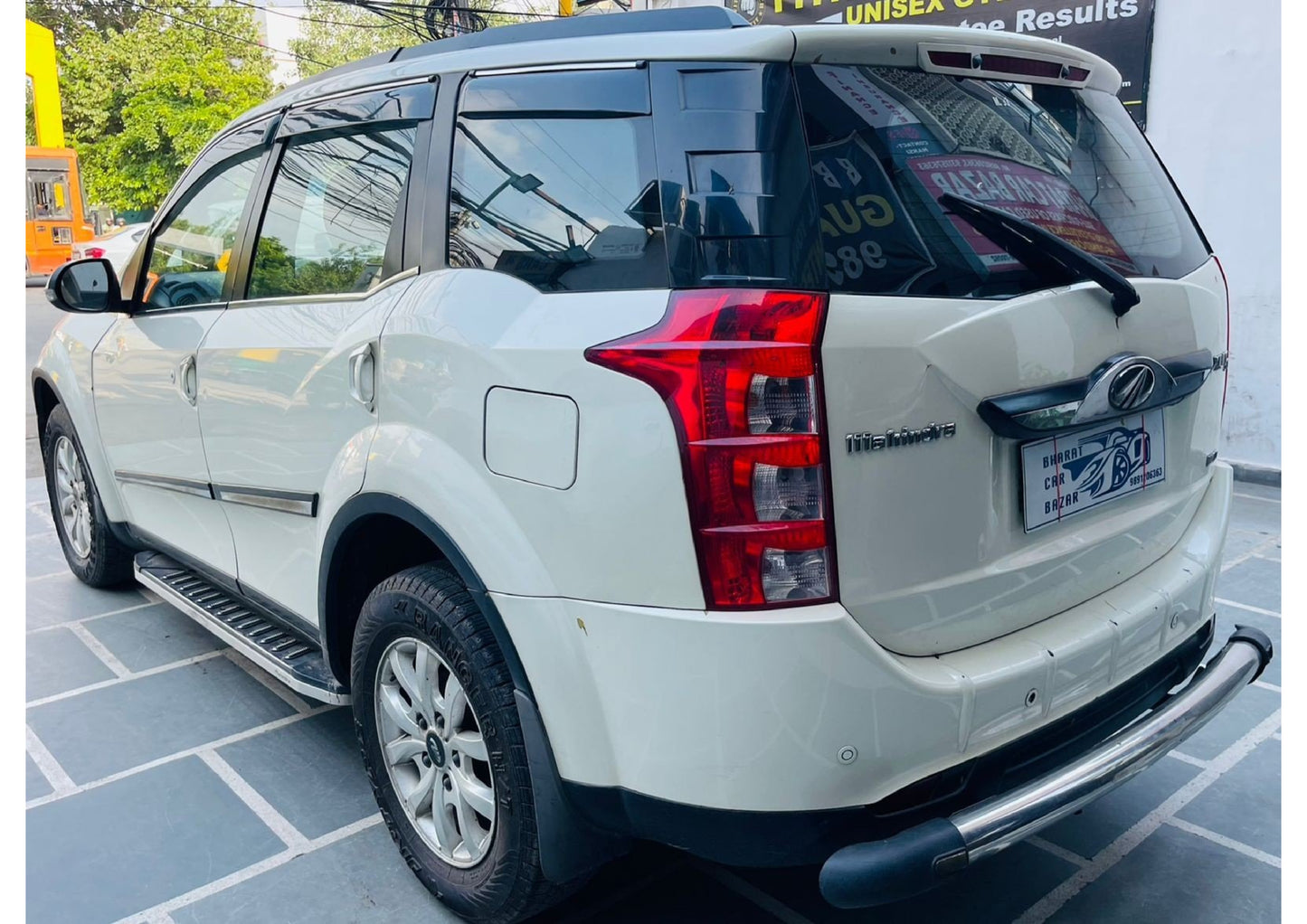 MAHINDRA XUV 500 W10 SUNROOF DIESEL (2016)