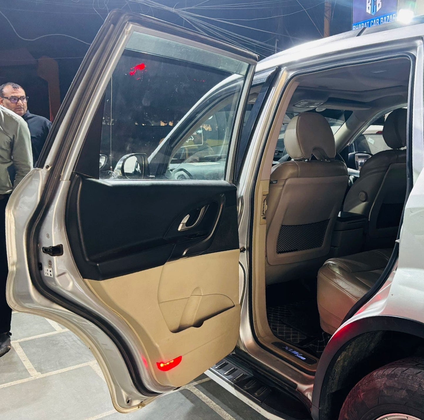 MAHINDRA XUV W10 DIESEL (2016)