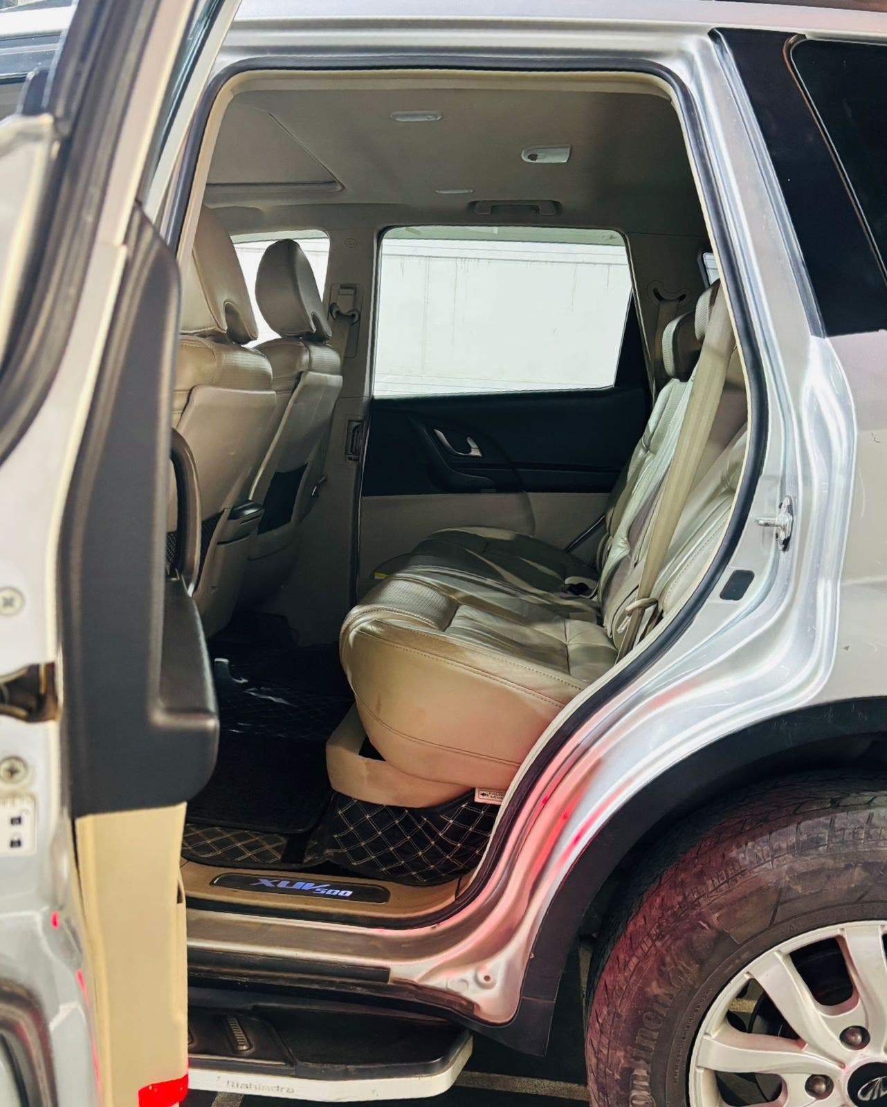 MAHINDRA XUV W10 DIESEL (2016)