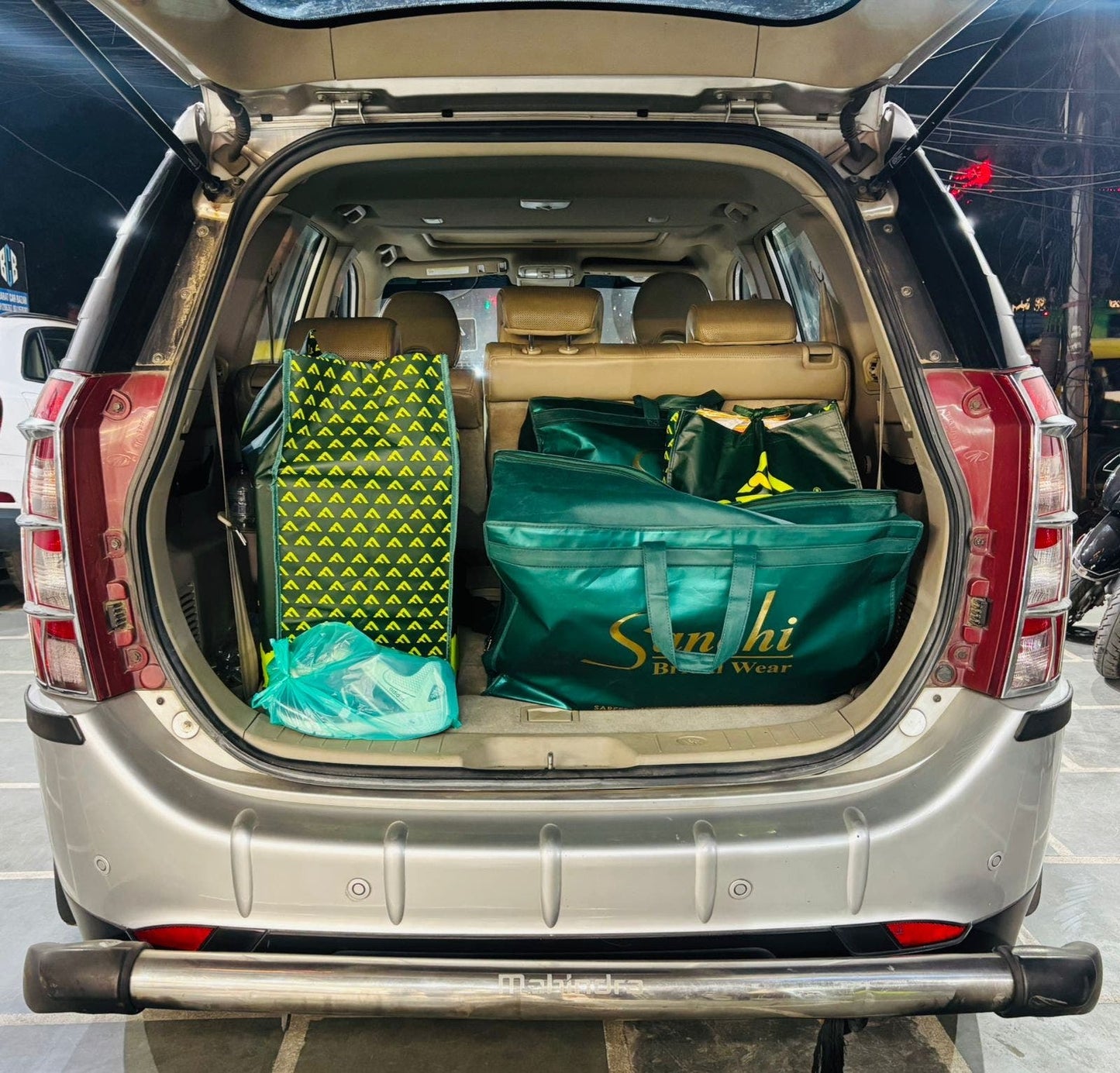 MAHINDRA XUV W10 DIESEL (2016)