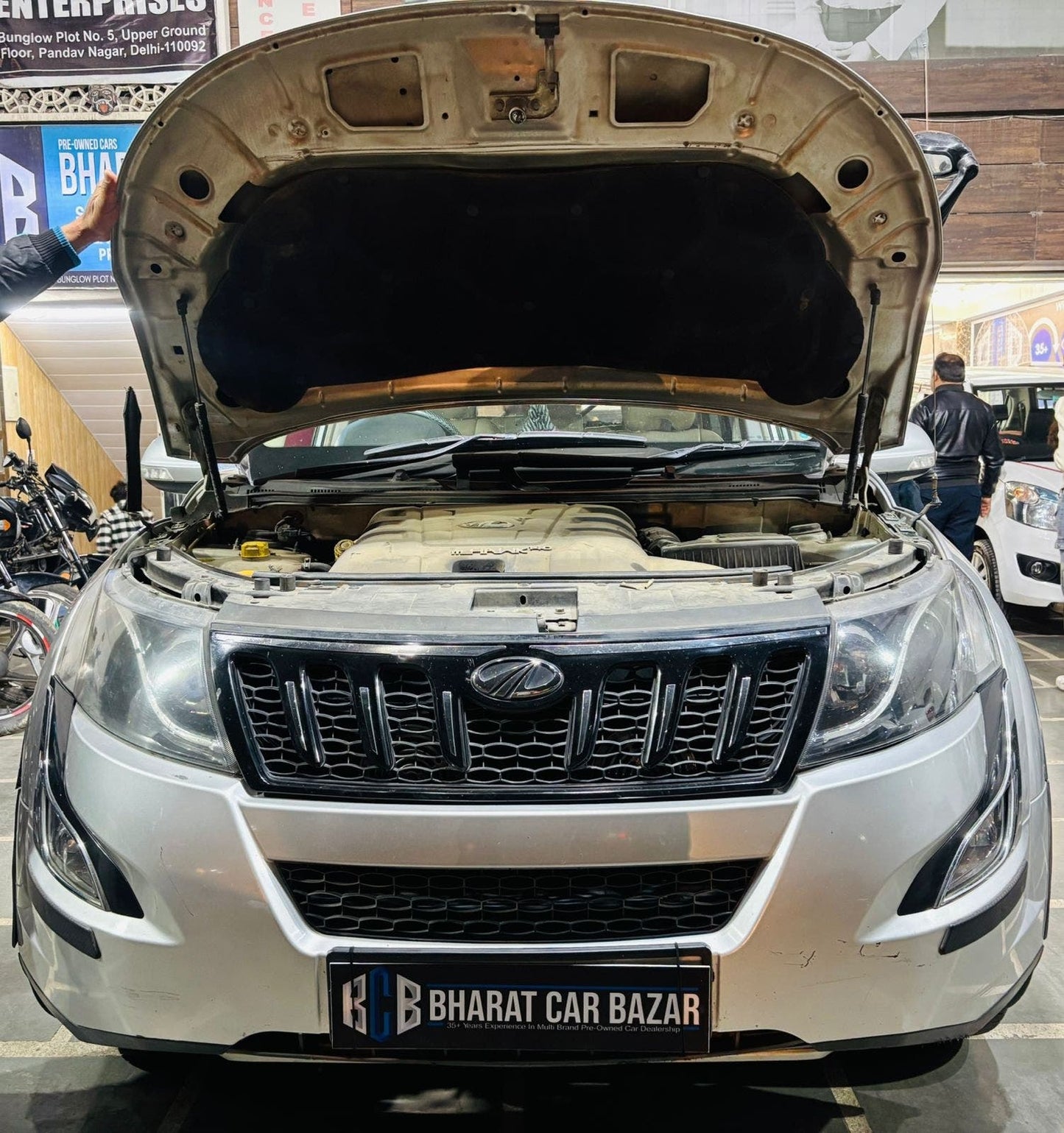 MAHINDRA XUV W10 DIESEL (2016)