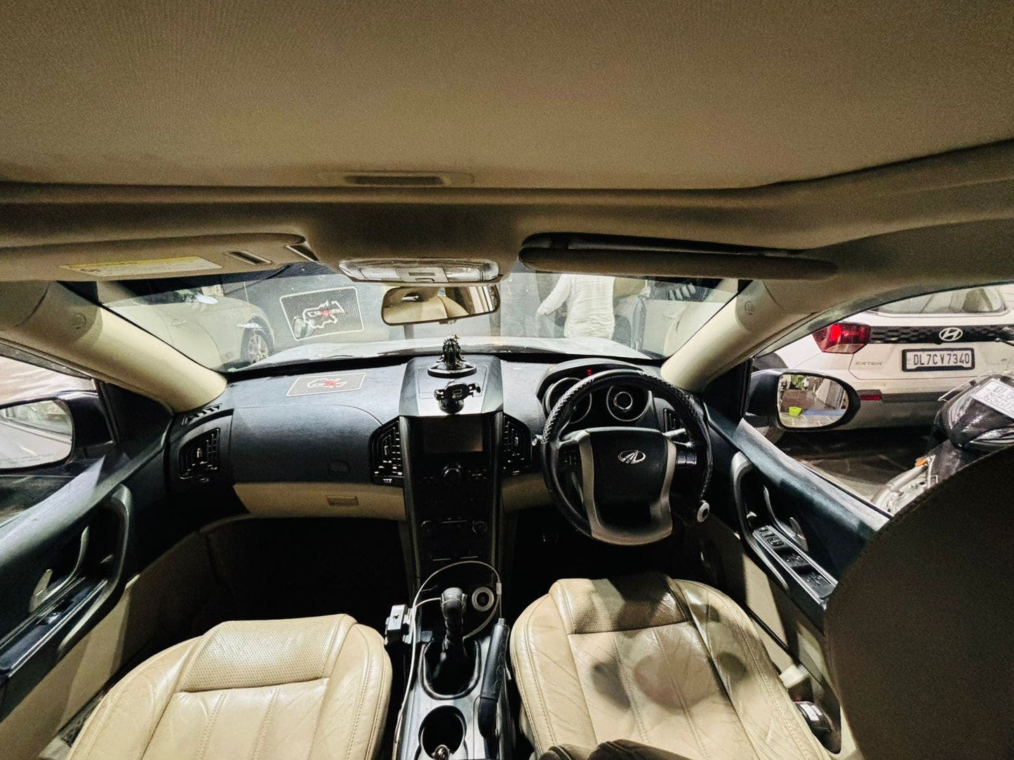 MAHINDRA XUV W10 DIESEL (2016)