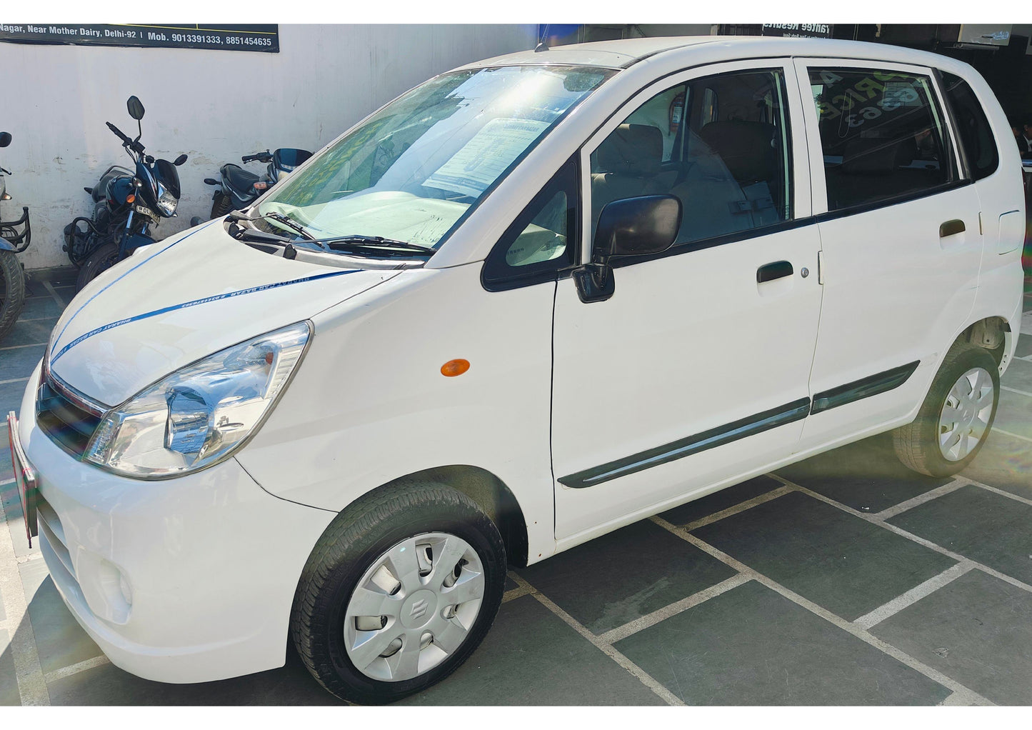 43,000 KMS MARUTI ZEN ESTILO LXI PETROL (2011)