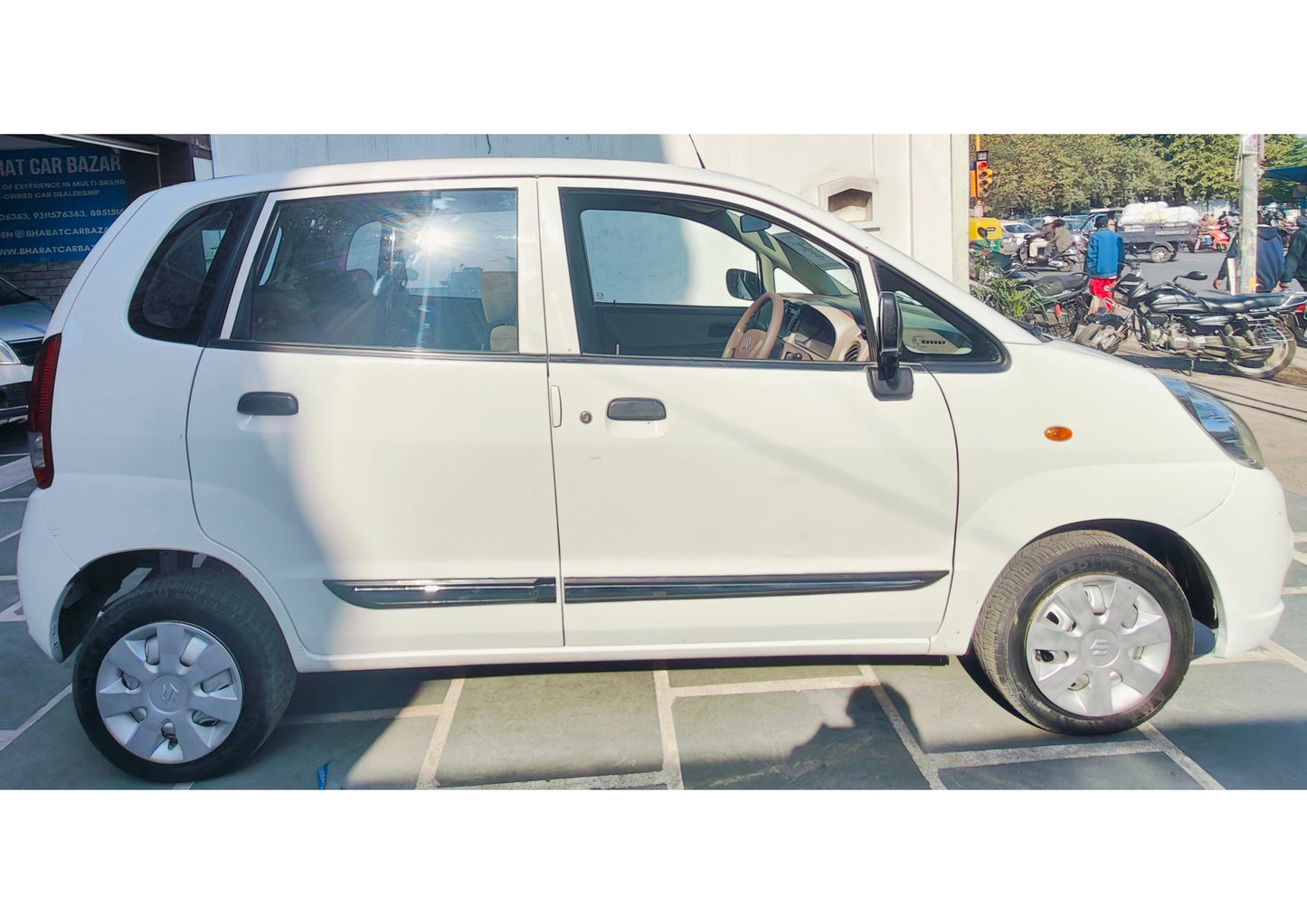 43,000 KMS MARUTI ZEN ESTILO LXI PETROL (2011)