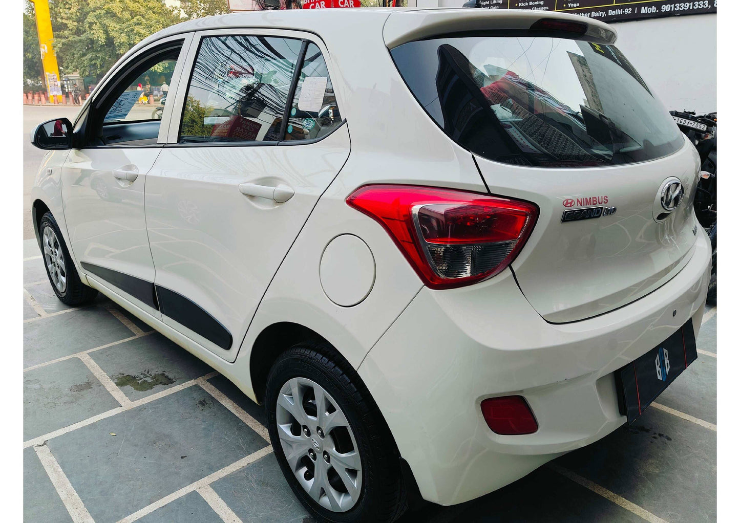 19,000 KMS HYUNDAI GRAND I10 MAGNA PETROL (2015)