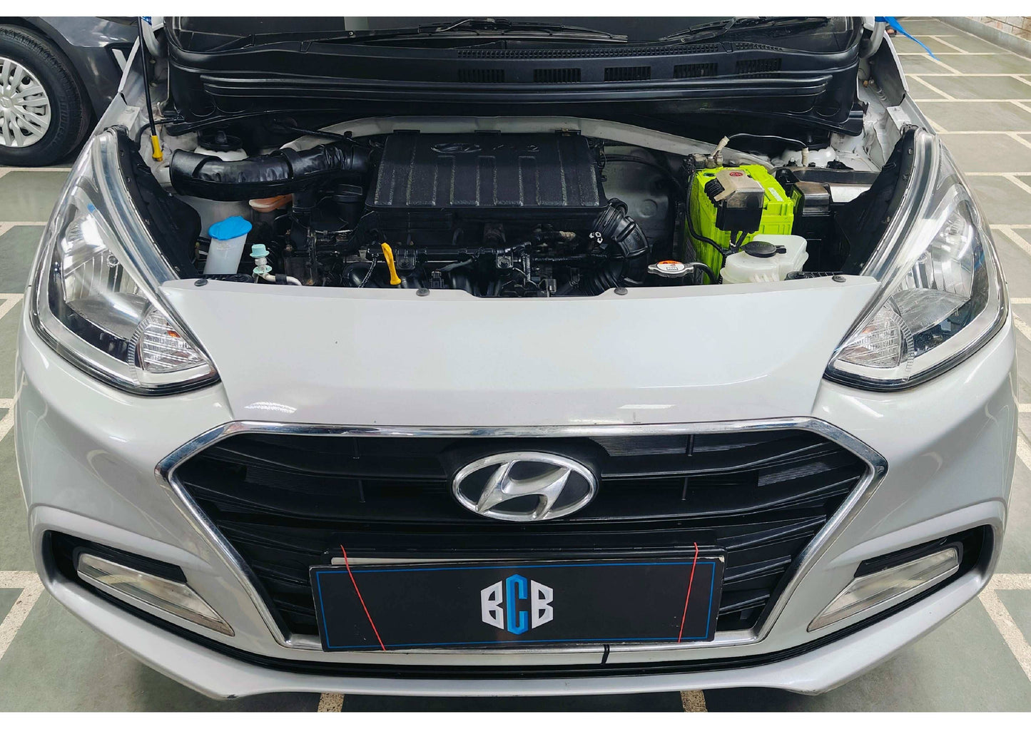 8,000 KMS HYUNDAI XCENT E+ PETROL (2017)