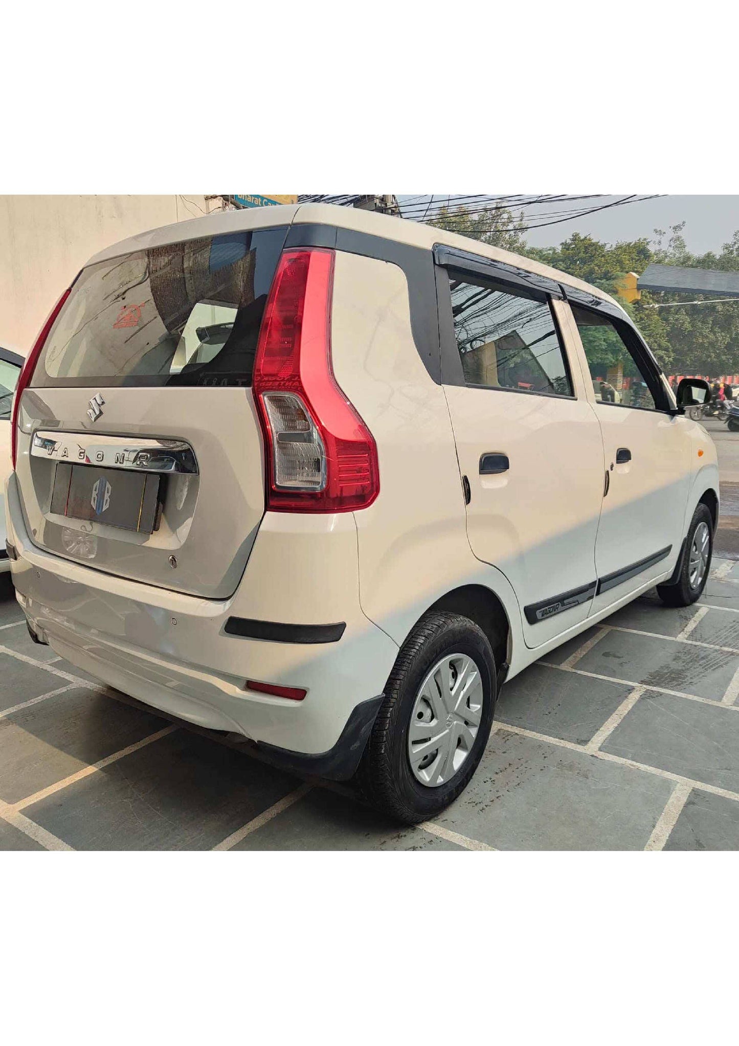 19,000 KMS MARUTI WAGONR LXI GREEN CNG (2023)