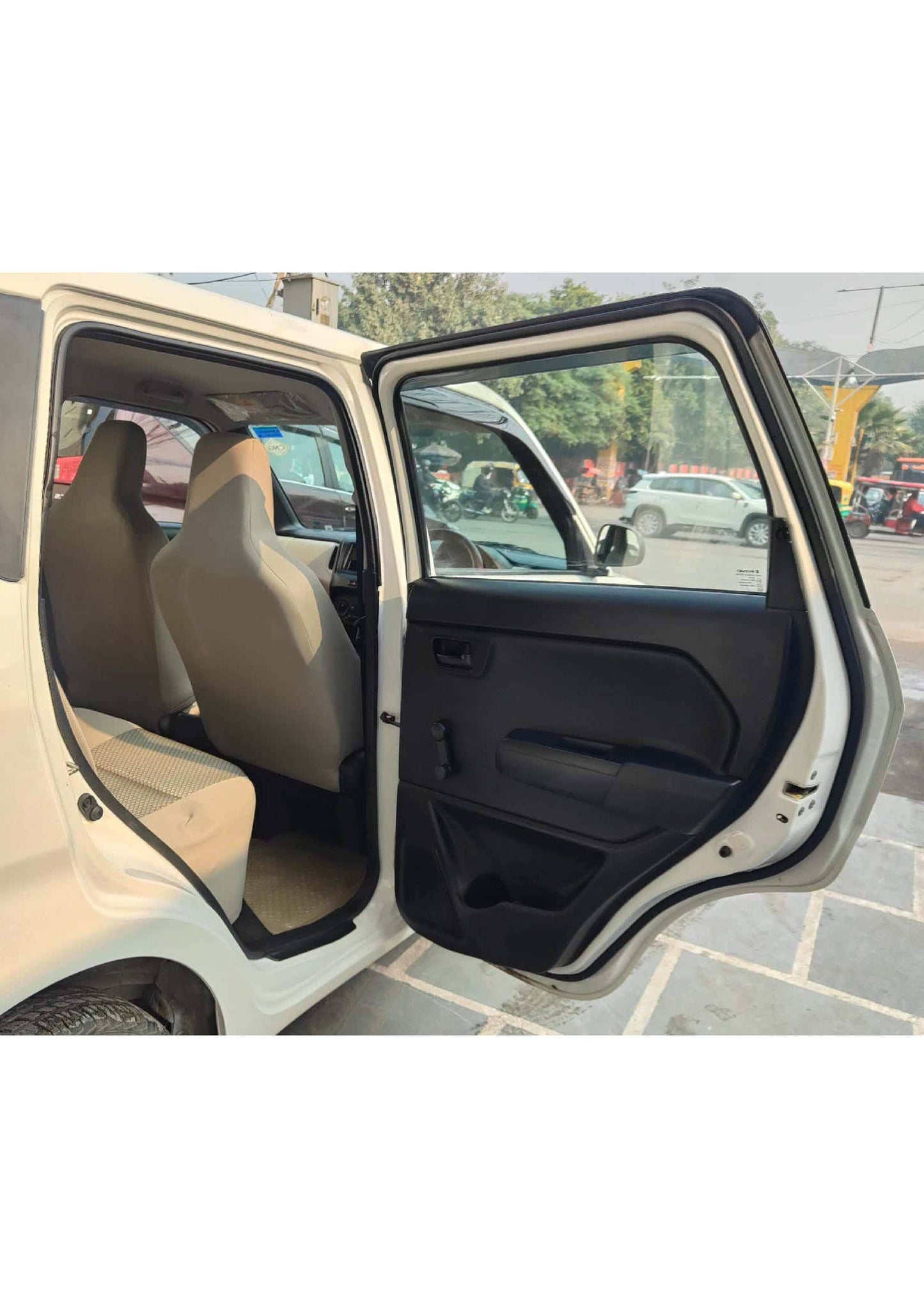 19,000 KMS MARUTI WAGONR LXI GREEN CNG (2023)