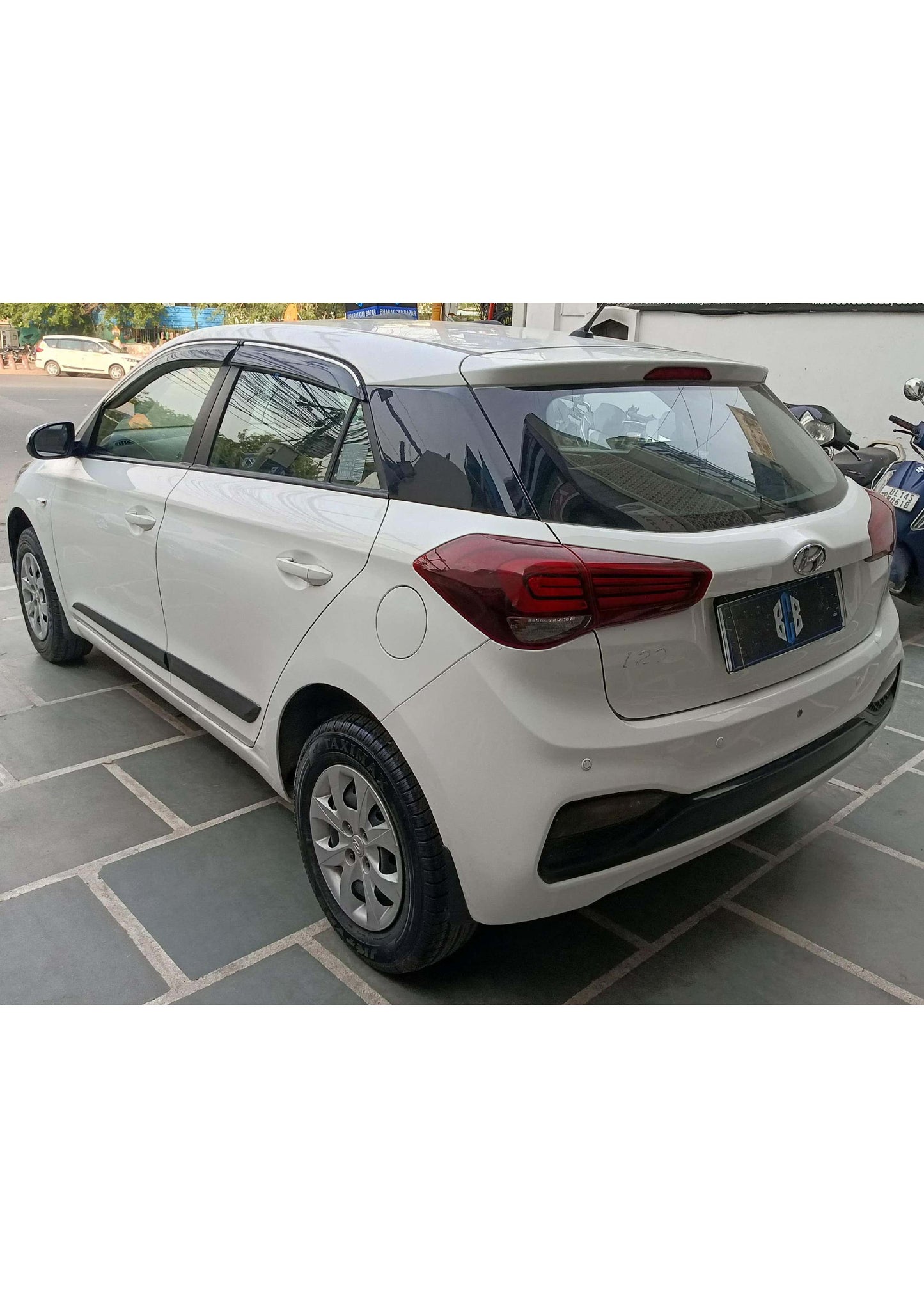 27,000 KMS HYUNDAI I20 MAGNA EXECUTIVE PETROL (2019)