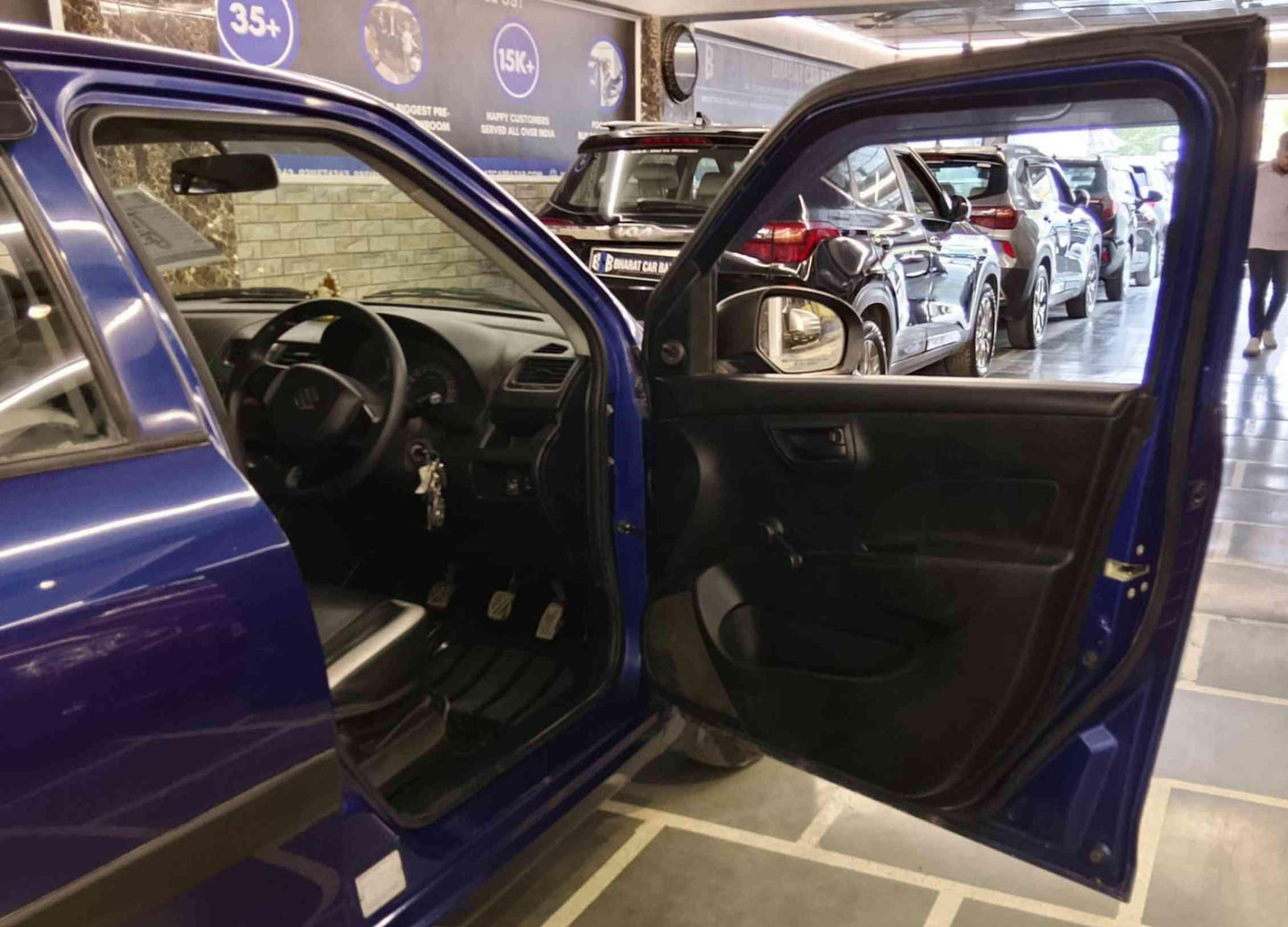 MARUTI SWIFT LXI PETROL (2012)