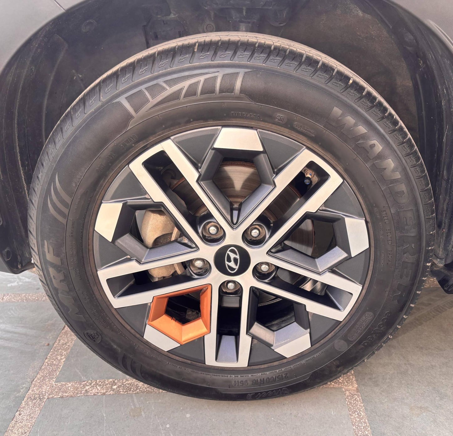 12,000 KMS HYUNDAI VENUE SX 1.0 PETROL (2025)