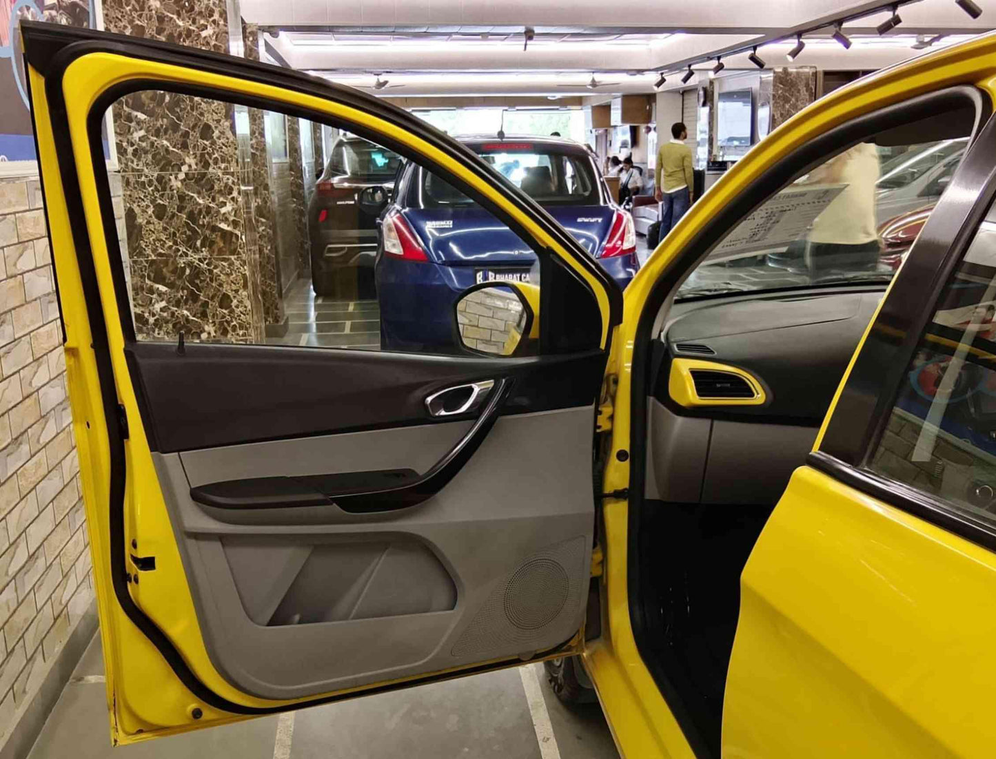TATA TIAGO XZ 1.2 PETROL (2020)