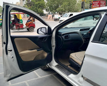 Load image into Gallery viewer, HONDA CITY 1.5  [SVMT] PETROL + CNG  [2015]
