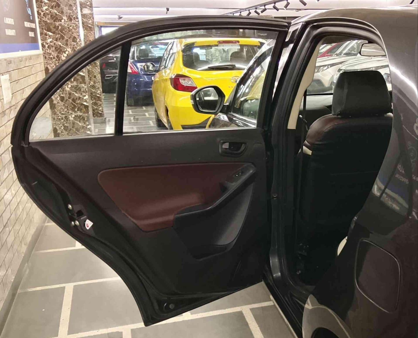 30,000 KMS TATA BOLT XMS 1.2 PETROL (2017)