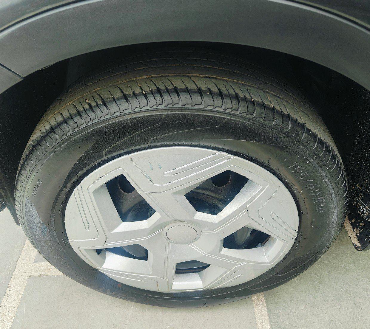 TATA NEXON XM 1.2 PETROL (2018)