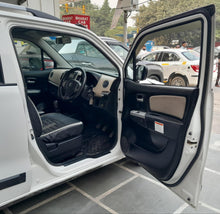 Load image into Gallery viewer, MARUTI WAGONR LXI GREEN CNG (2017)
