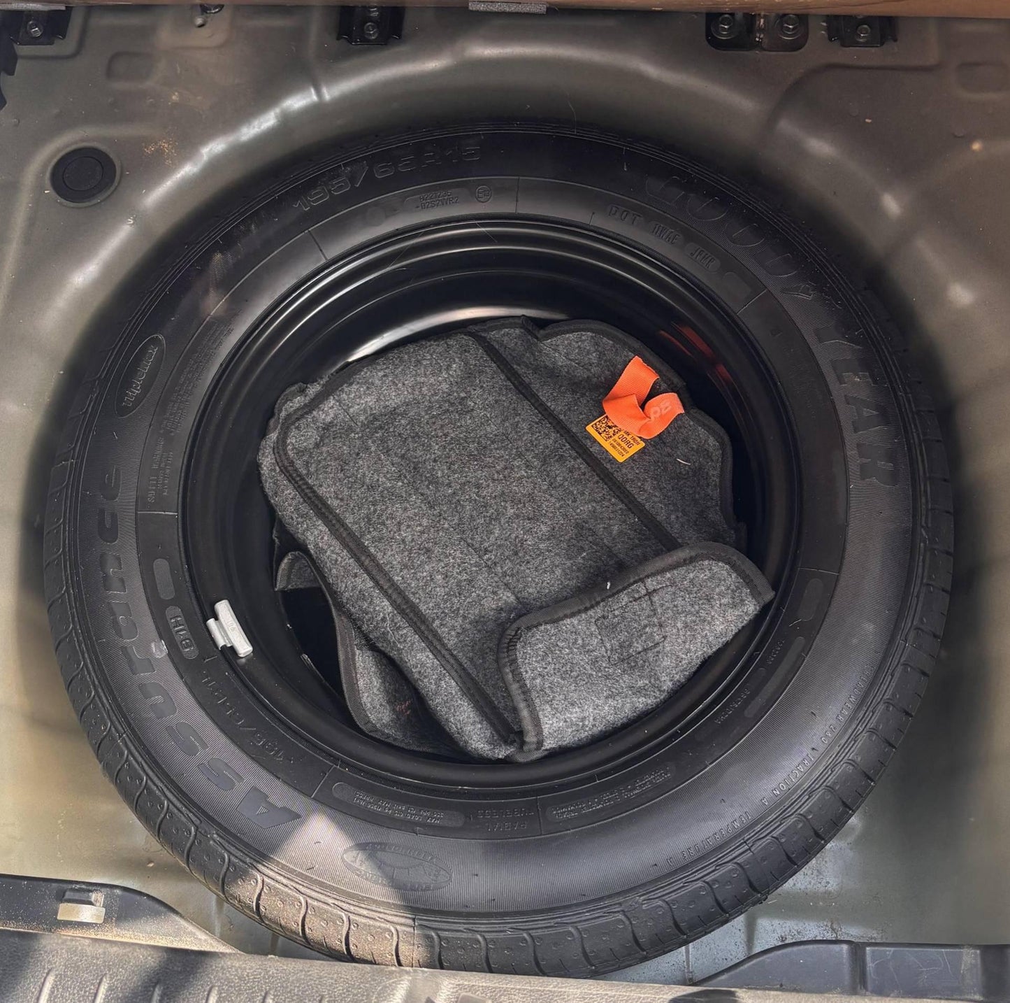 12,000 KMS HYUNDAI VENUE SX 1.0 PETROL (2025)