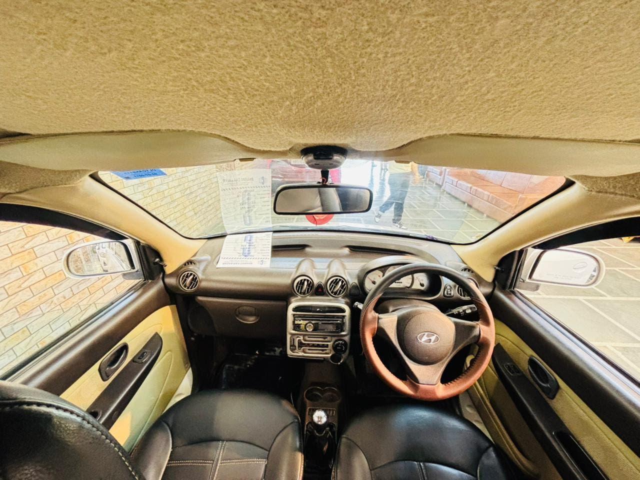 HYUNDAI SANTRO GL PETROL (2011)