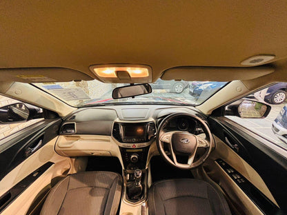 MAHINDRA XUV 300 W8 PETROL (2019)
