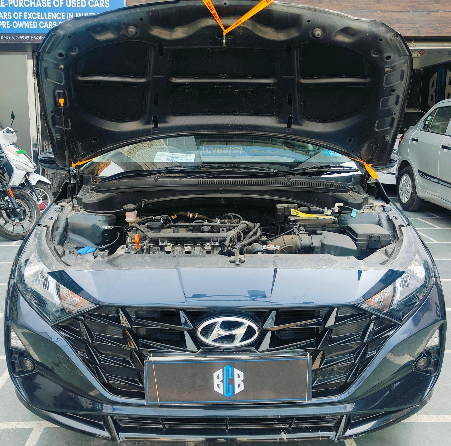 8600 KMS HYUNDAI I20 MAGNA PETROL (2021)