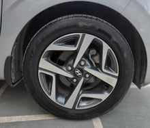 Load image into Gallery viewer, 12,000 KMS ONLY HYUNDAI AURA 1.2 SX O MT PETROL (2020)
