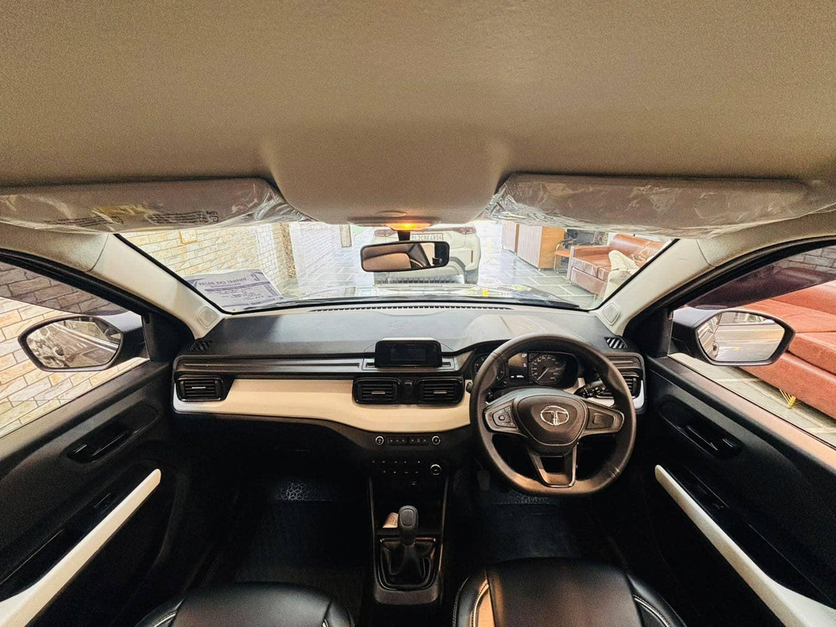 10,000 KMS TATA PUNCH 1.2 PURE MT PETROL (2023)