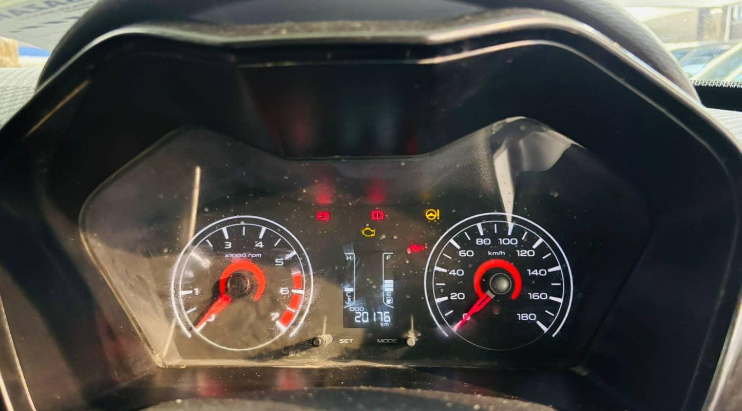 20,000 KMS MAHINDRA KUV 100 K2 6STR PETROL (2017)