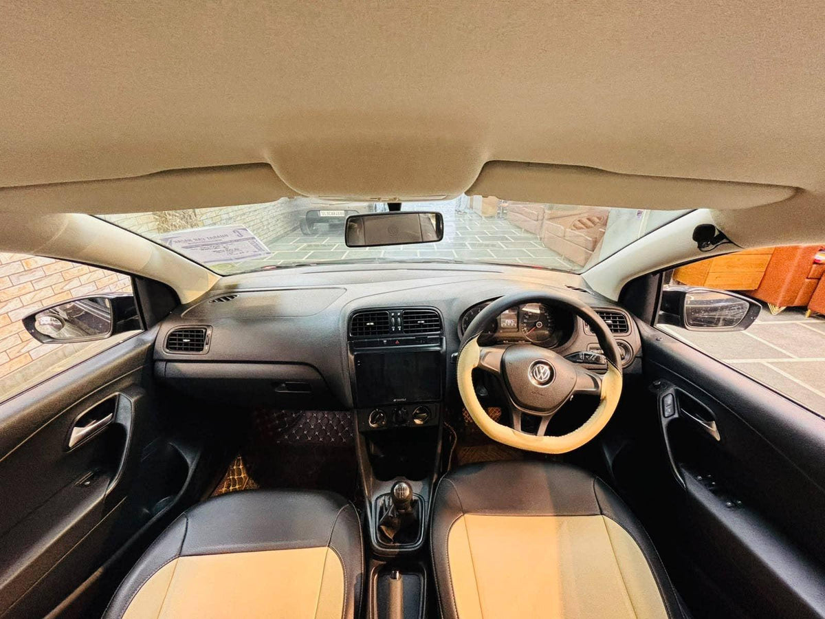 37,000 KMS VOLKSWAGEN POLO 1.2 MPI COMFOTLINE MT PETROL (2016)