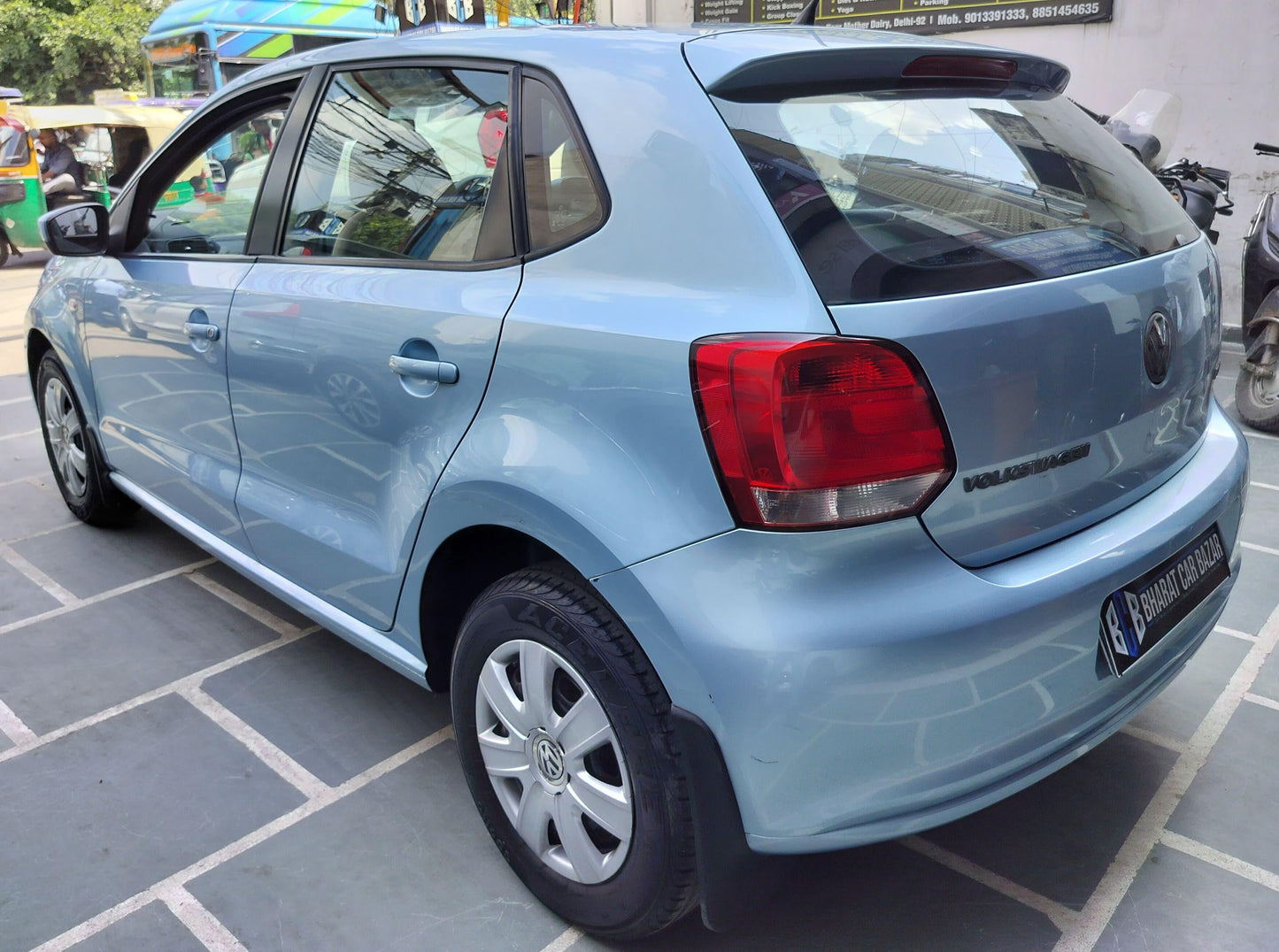 12,000 KMS VOLKSWAGEN POLO COMFORT LINE PETROL (2011)