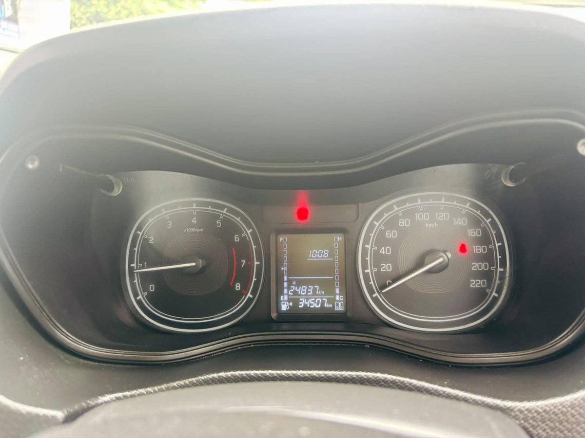 34,000 KMS MARUTI VITARA BREZZA LXI PETROL (2021)