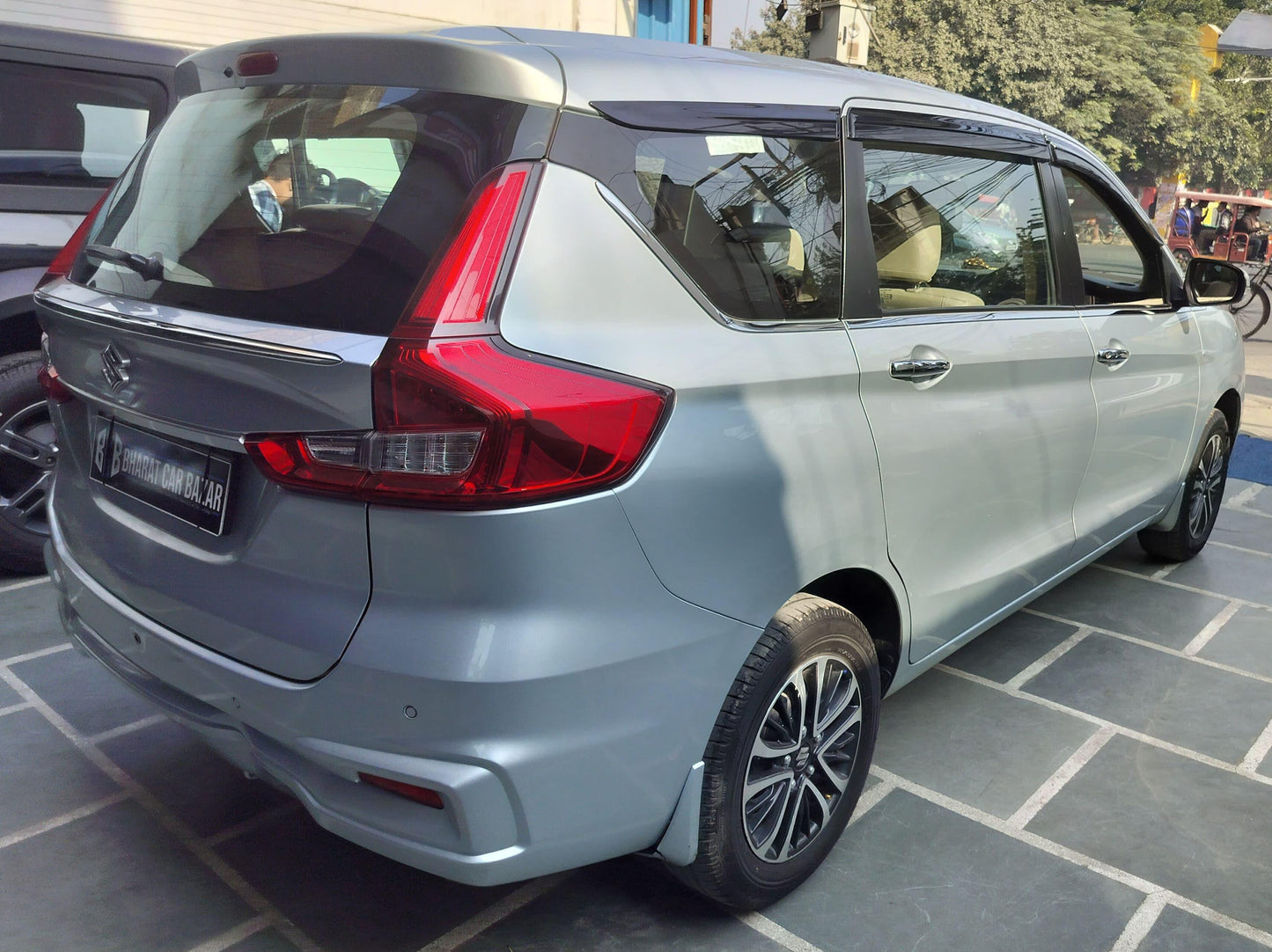 44,000 KMS MARUTI ERTIGA ZXI (O) GREEN CNG (2023)